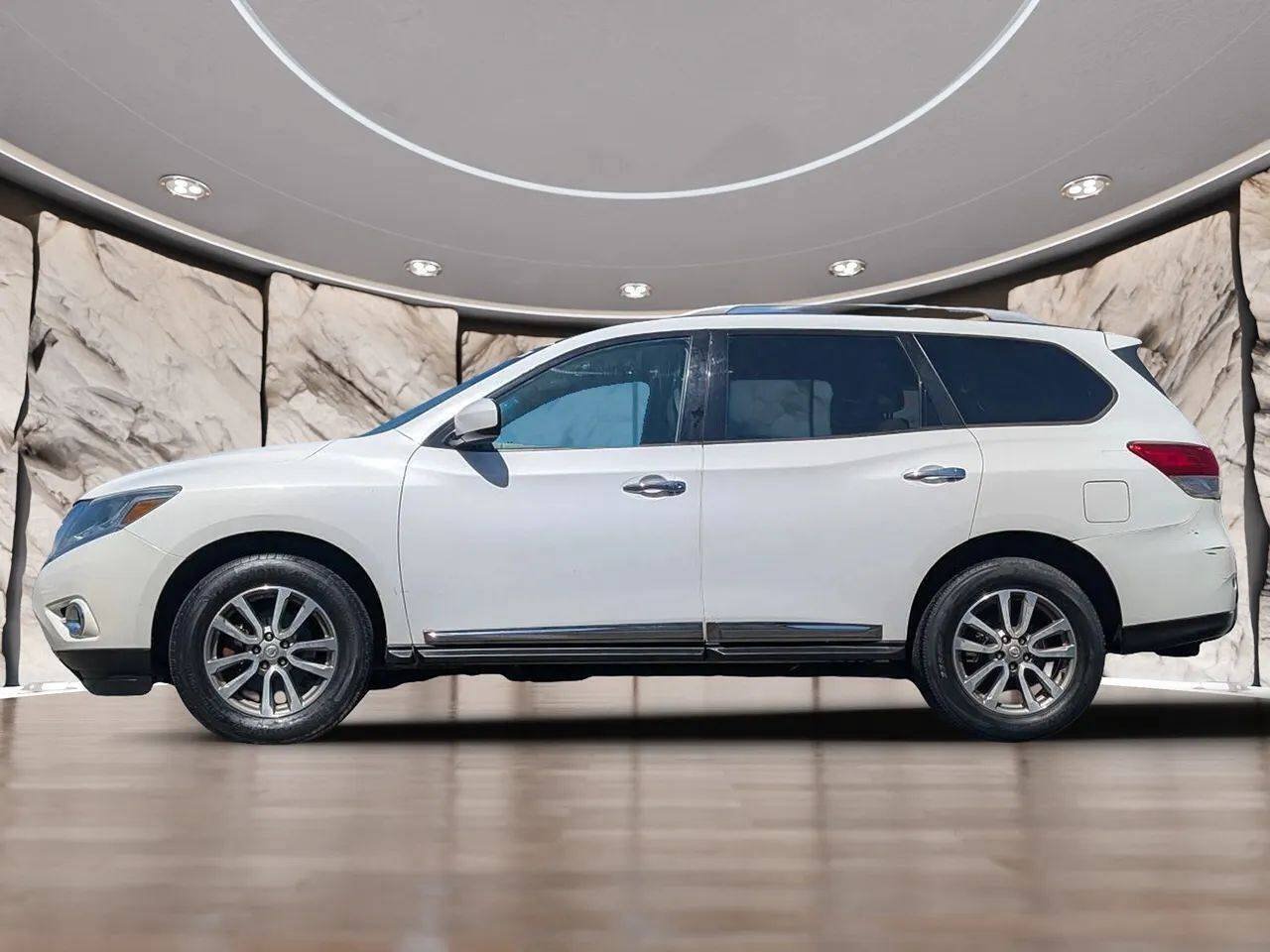Used 2013 Nissan Pathfinder SL FWD image 12