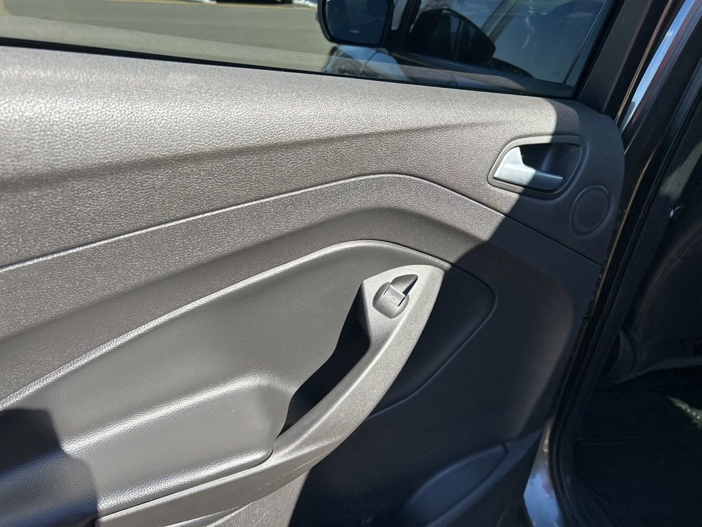 Used 2017 Ford Escape Titanium image 31