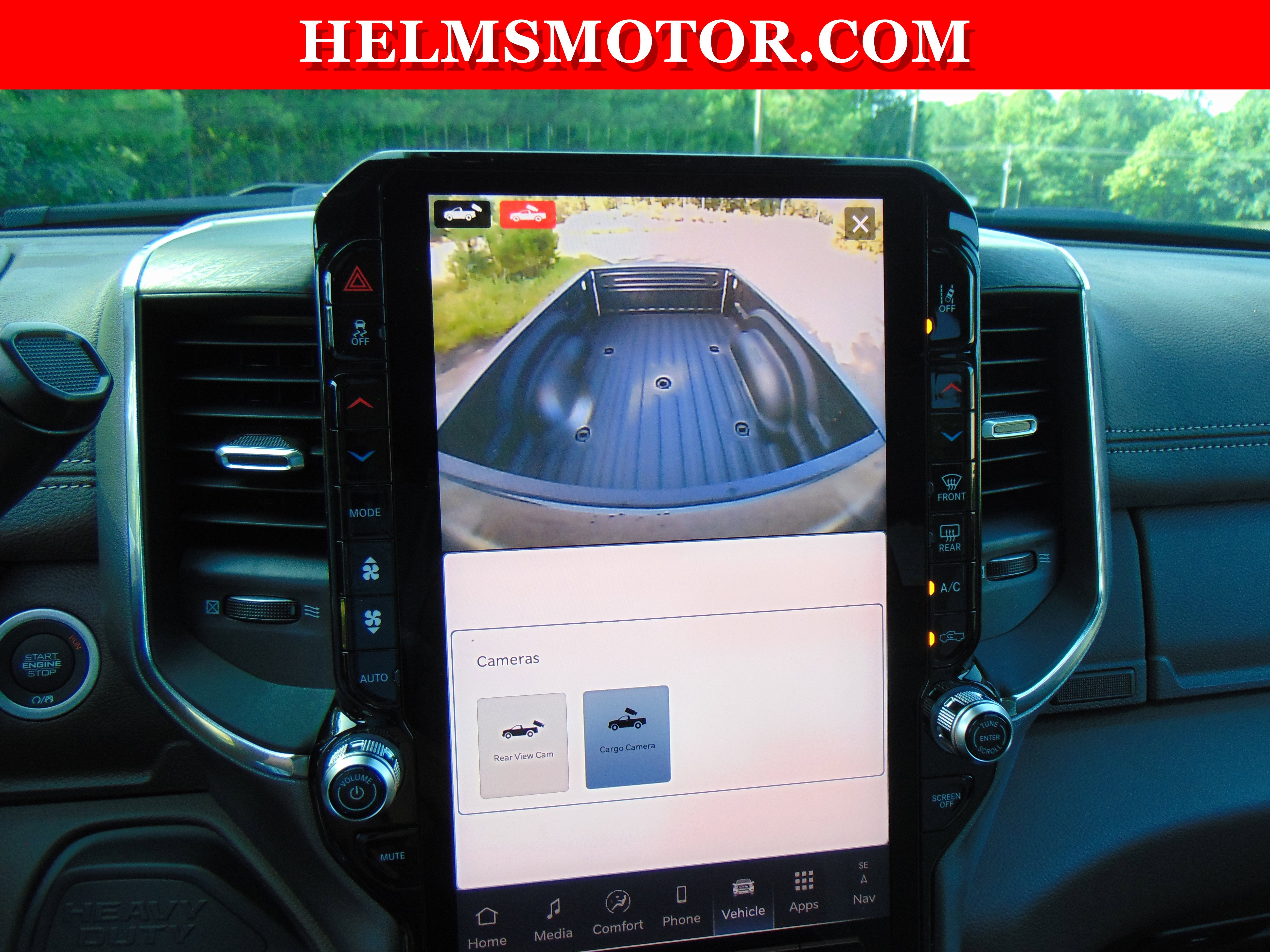 New 2025 RAM 2500 Laramie AWD/4WD image 32