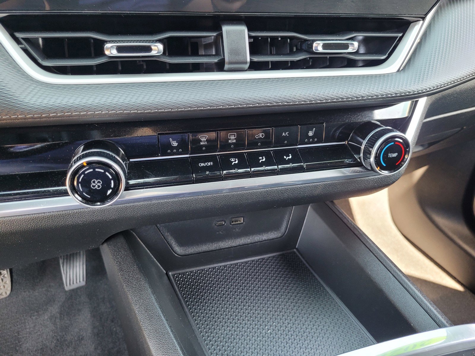 Used 2025 Chevrolet Equinox LT image 19