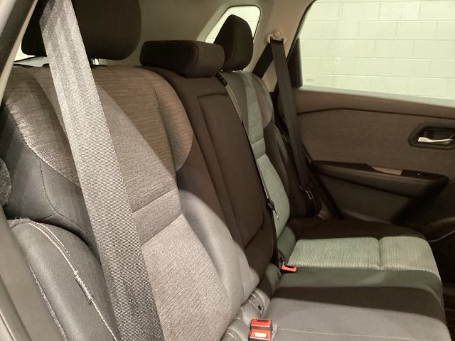 Used 2023 Nissan Rogue SV FWD image 21