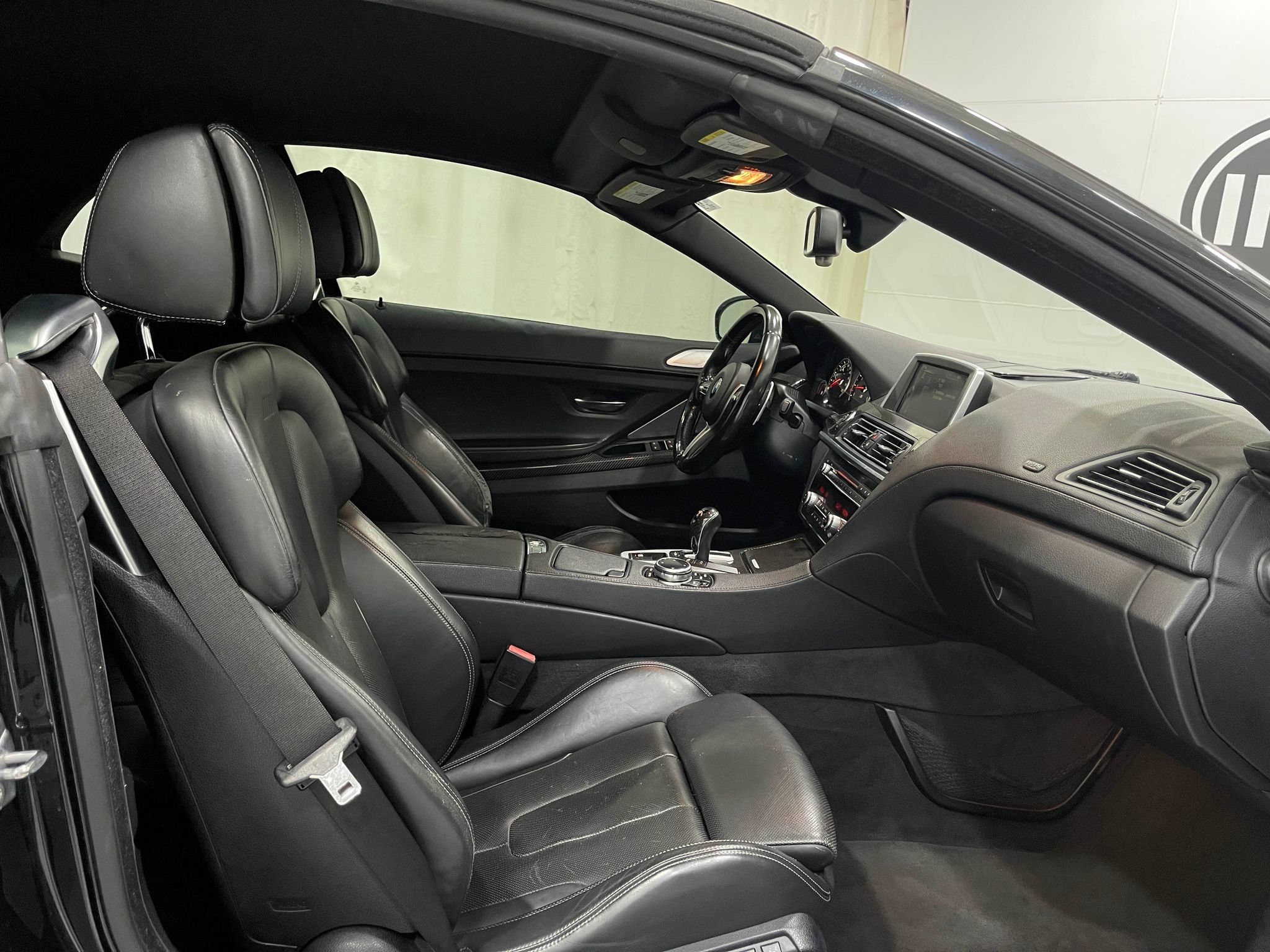 Used 2015 BMW M6 Convertible RWD image 31