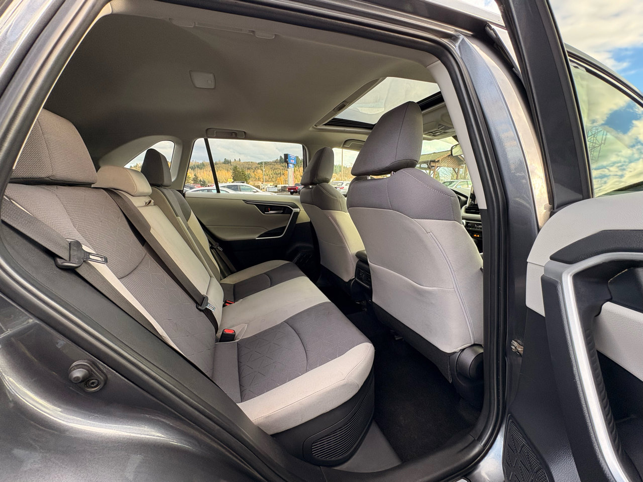 Used 2024 Toyota RAV4 XLE image 20