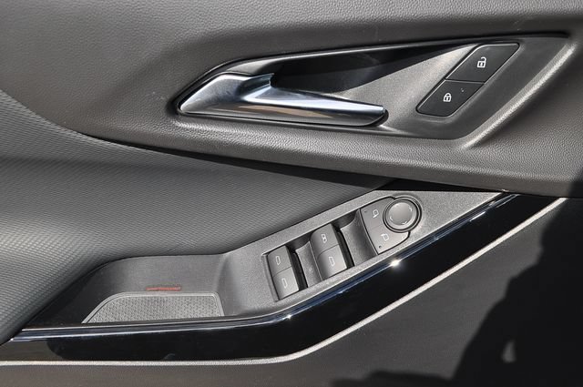 New 2026 Chevrolet Equinox LT w/ Safety and Technology Package FWD image 10