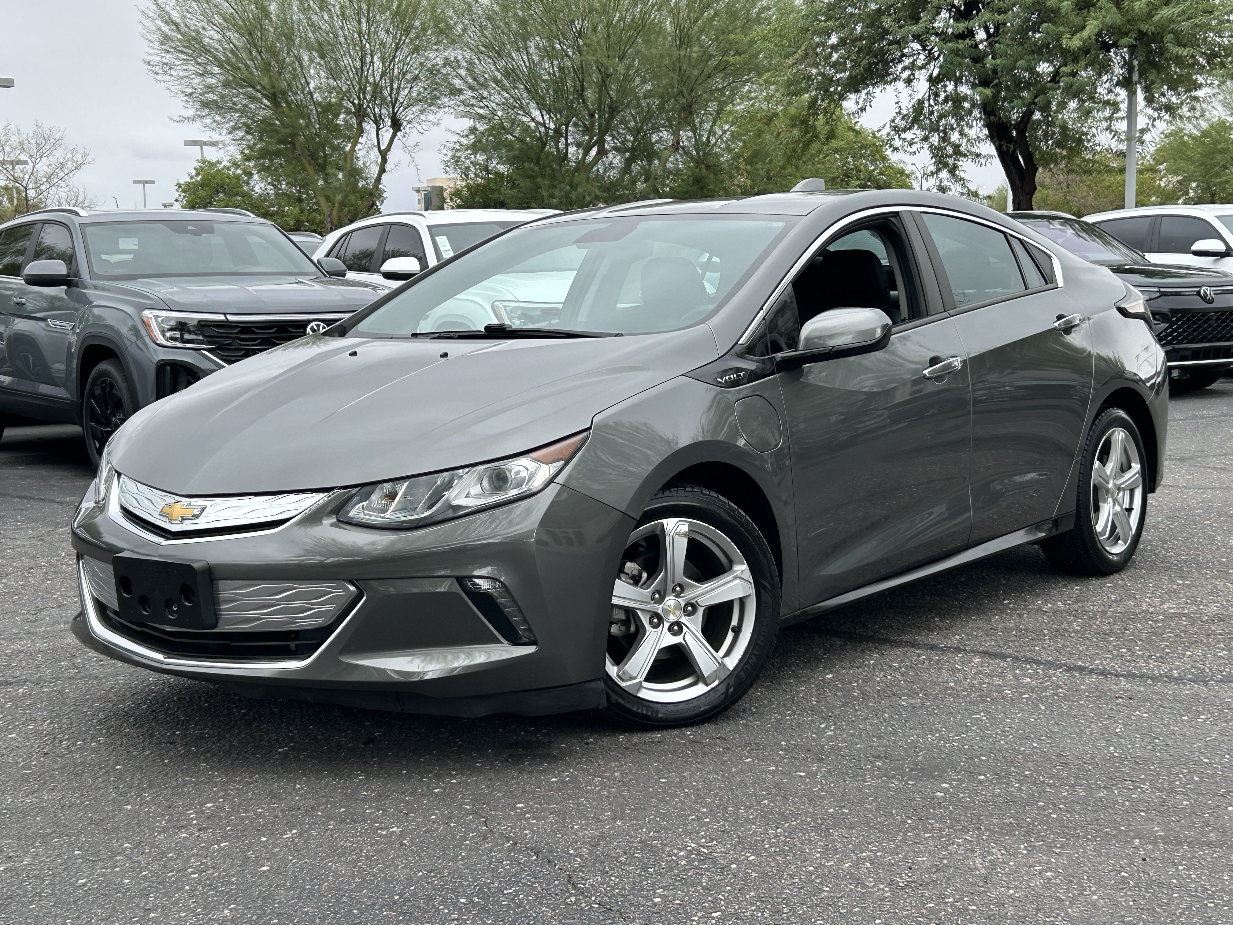 Used 2017 Chevrolet Volt LT w/ Comfort Package FWD image 31