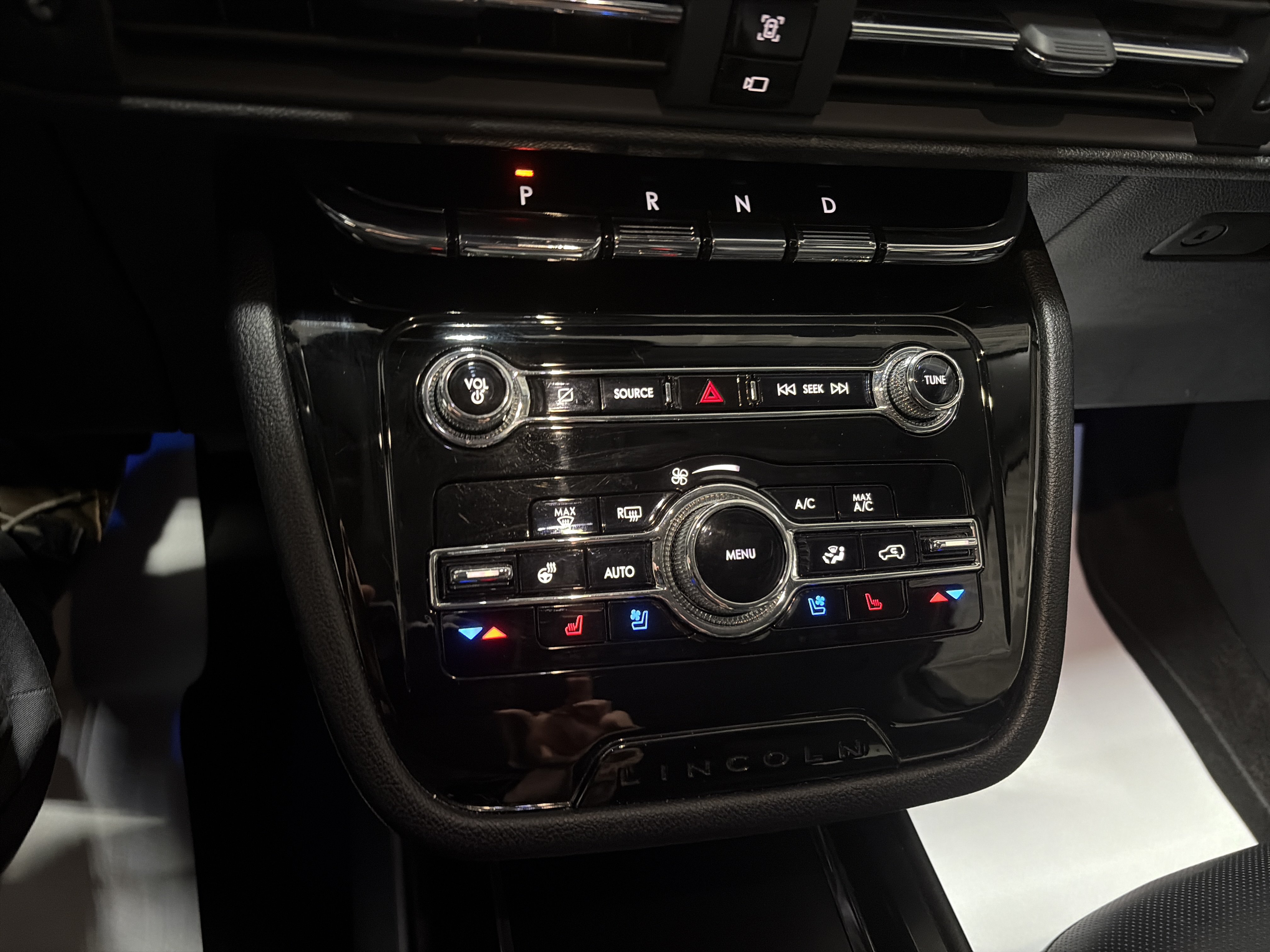 Used 2021 Lincoln Corsair AWD w/ Equipment Group 101A image 22