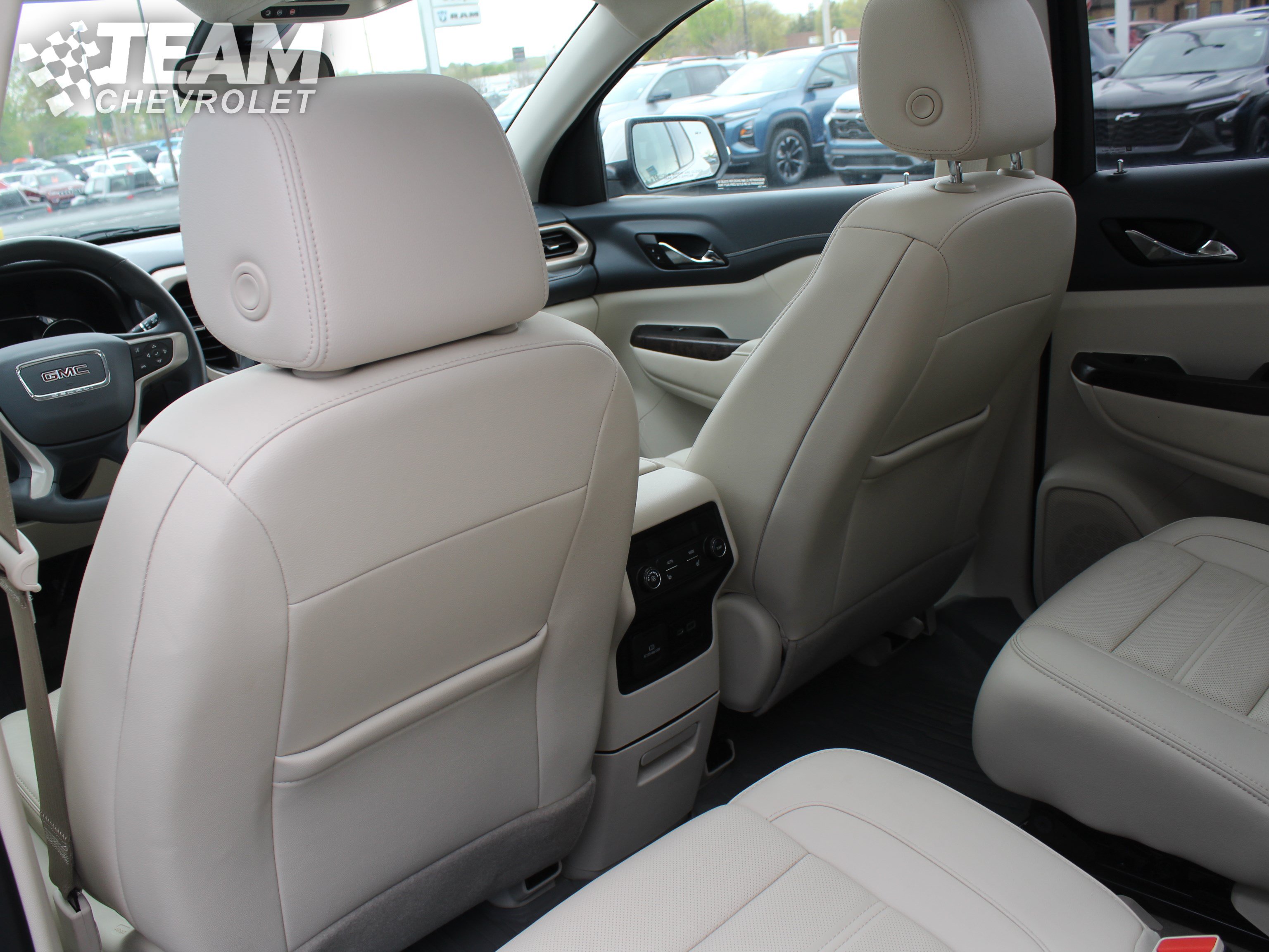 Used 2023 GMC Acadia Denali AWD/4WD image 23