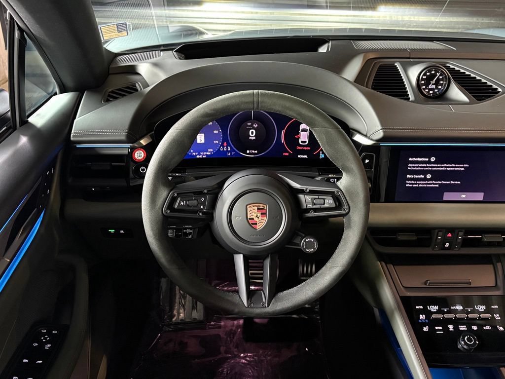 Used 2025 Porsche Macan 4S Electric AWD/4WD image 16