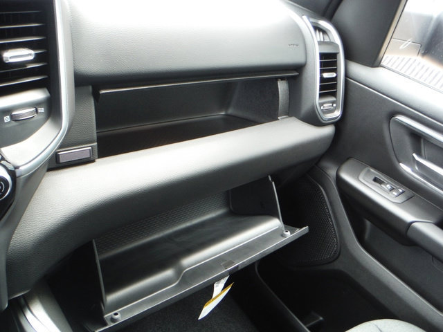 New 2027 RAM 1500 4x4 Crew Cab image 44