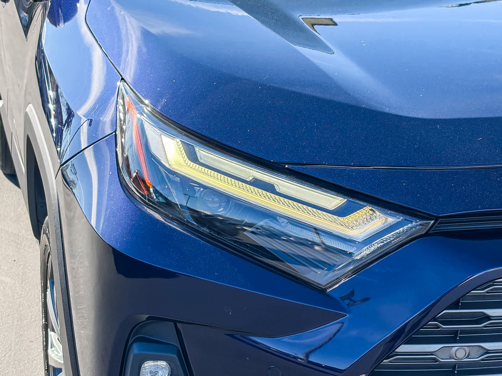 Used 2022 Toyota RAV4 Limited image 7