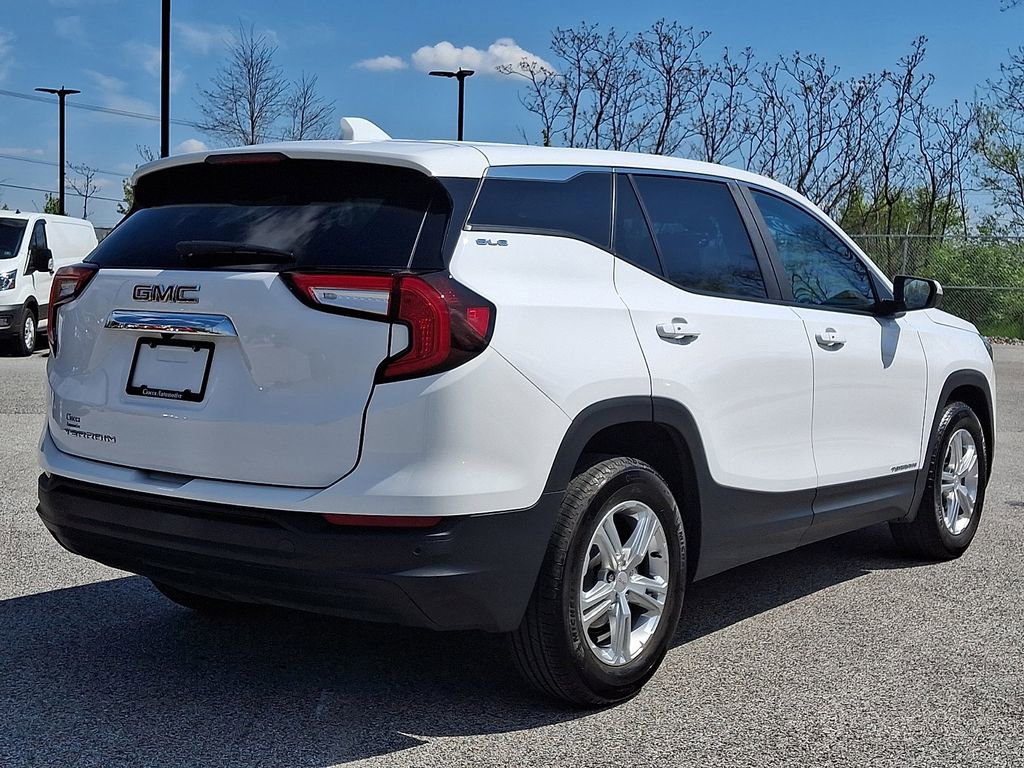 Used 2022 GMC Terrain SLE image 9