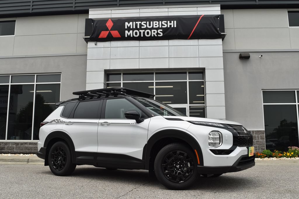 New 2025 Mitsubishi Outlander AWD image 1