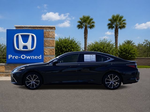 Used 2025 Lexus ES 300h w/ Premium Package FWD image 3