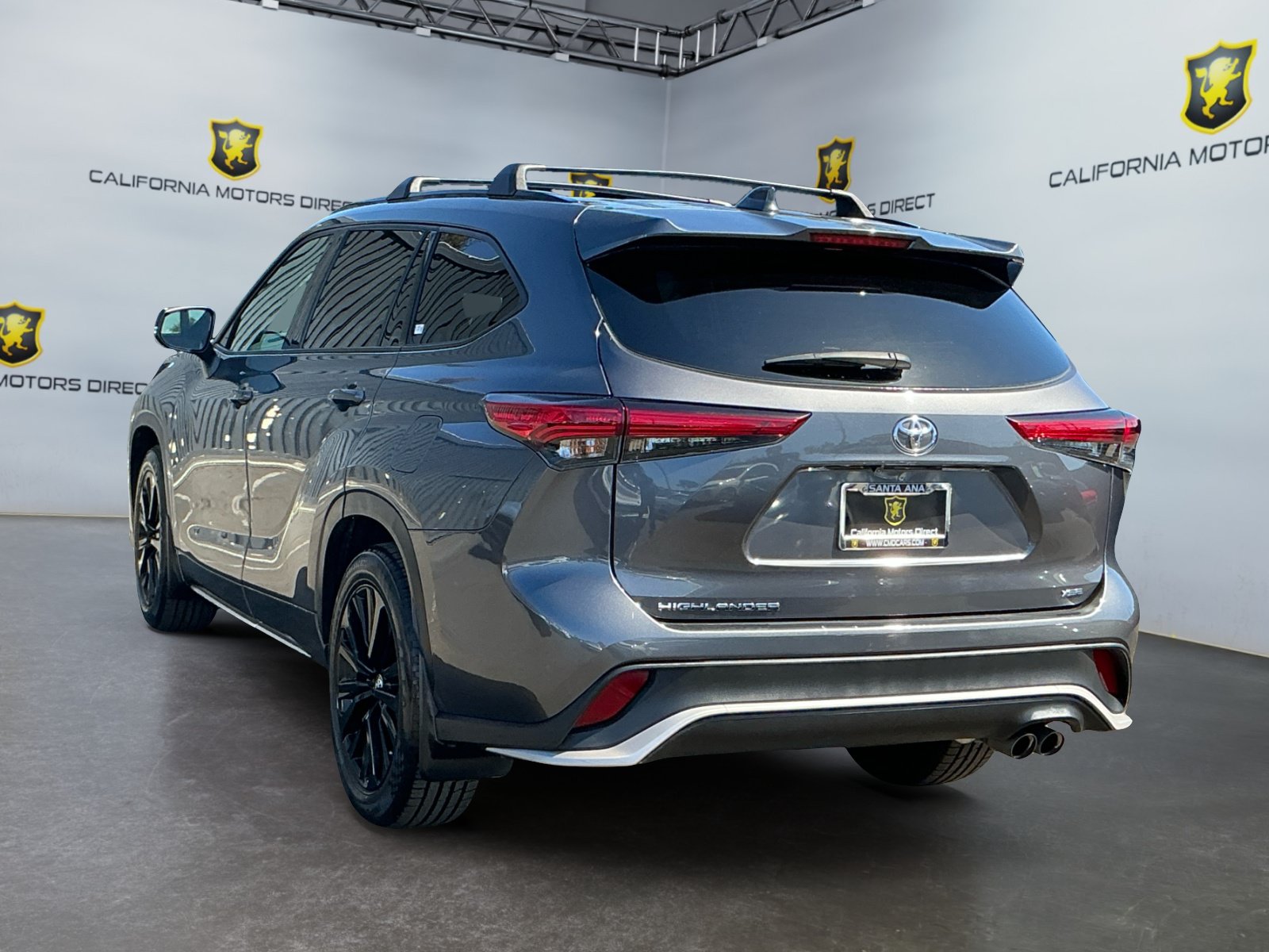 Used 2023 Toyota Highlander XSE FWD image 7