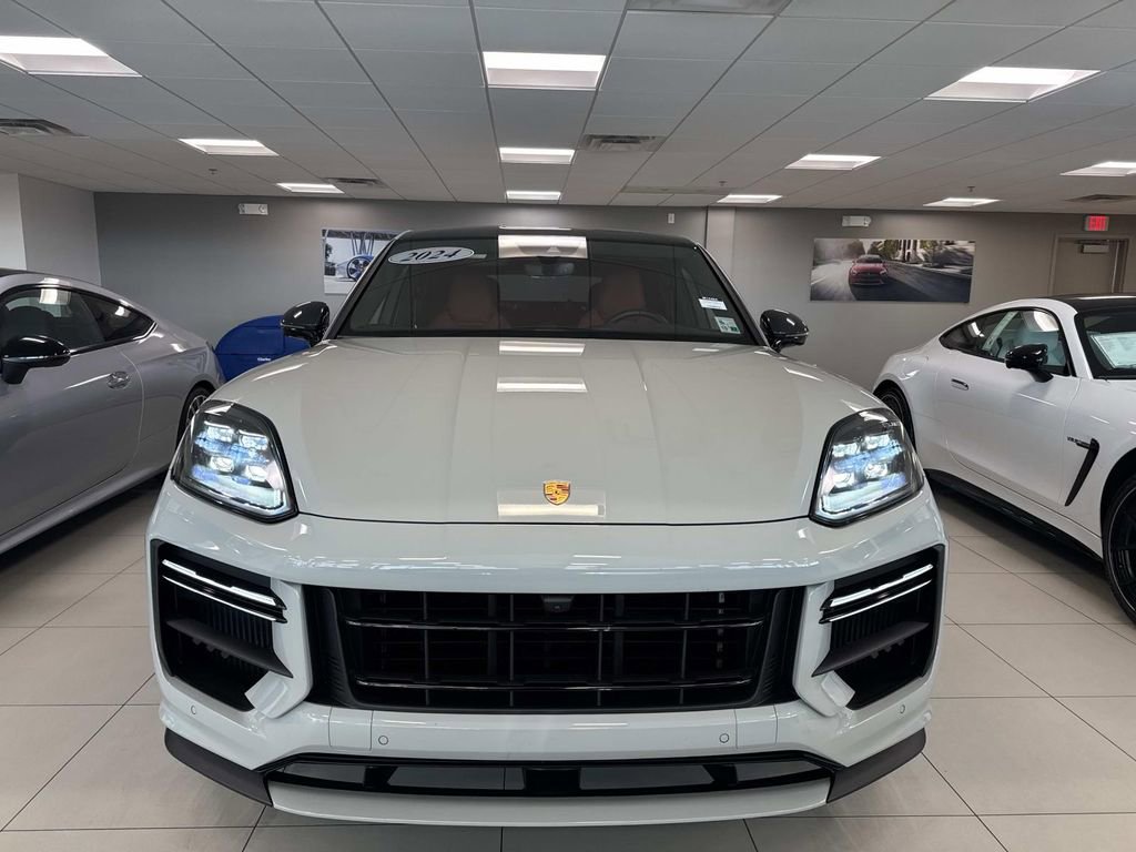 Used 2024 Porsche Cayenne Turbo GT image 2