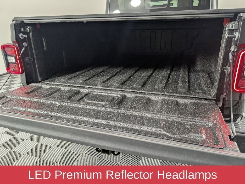 Used 2021 Jeep Gladiator Rubicon AWD/4WD image 4
