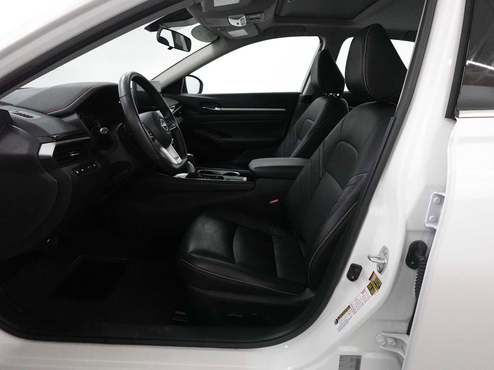 Used 2024 Nissan Altima 2.0 SR FWD image 12