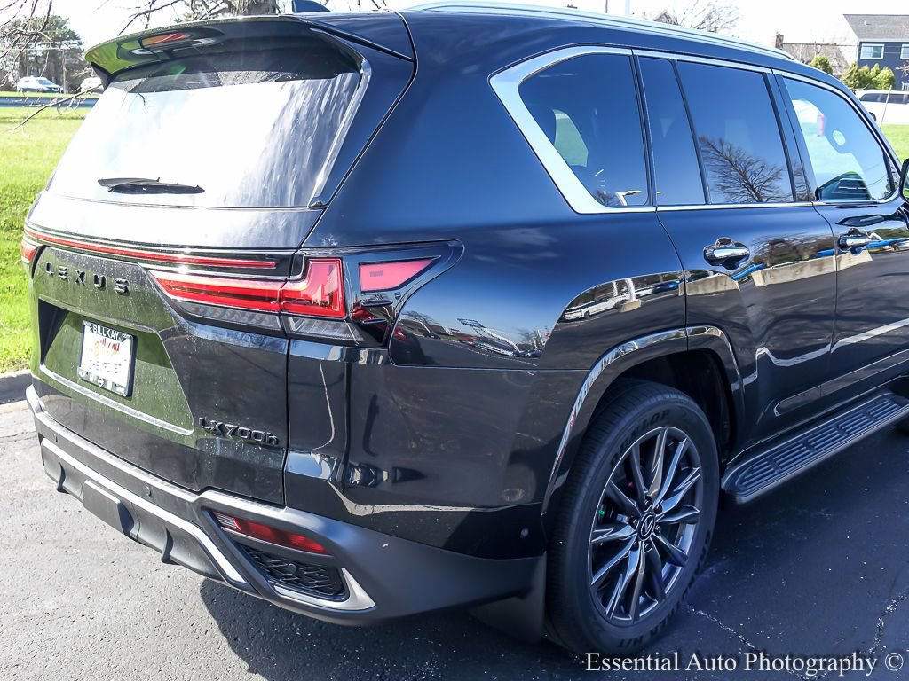 Used 2025 Lexus LX 700h F Sport image 10