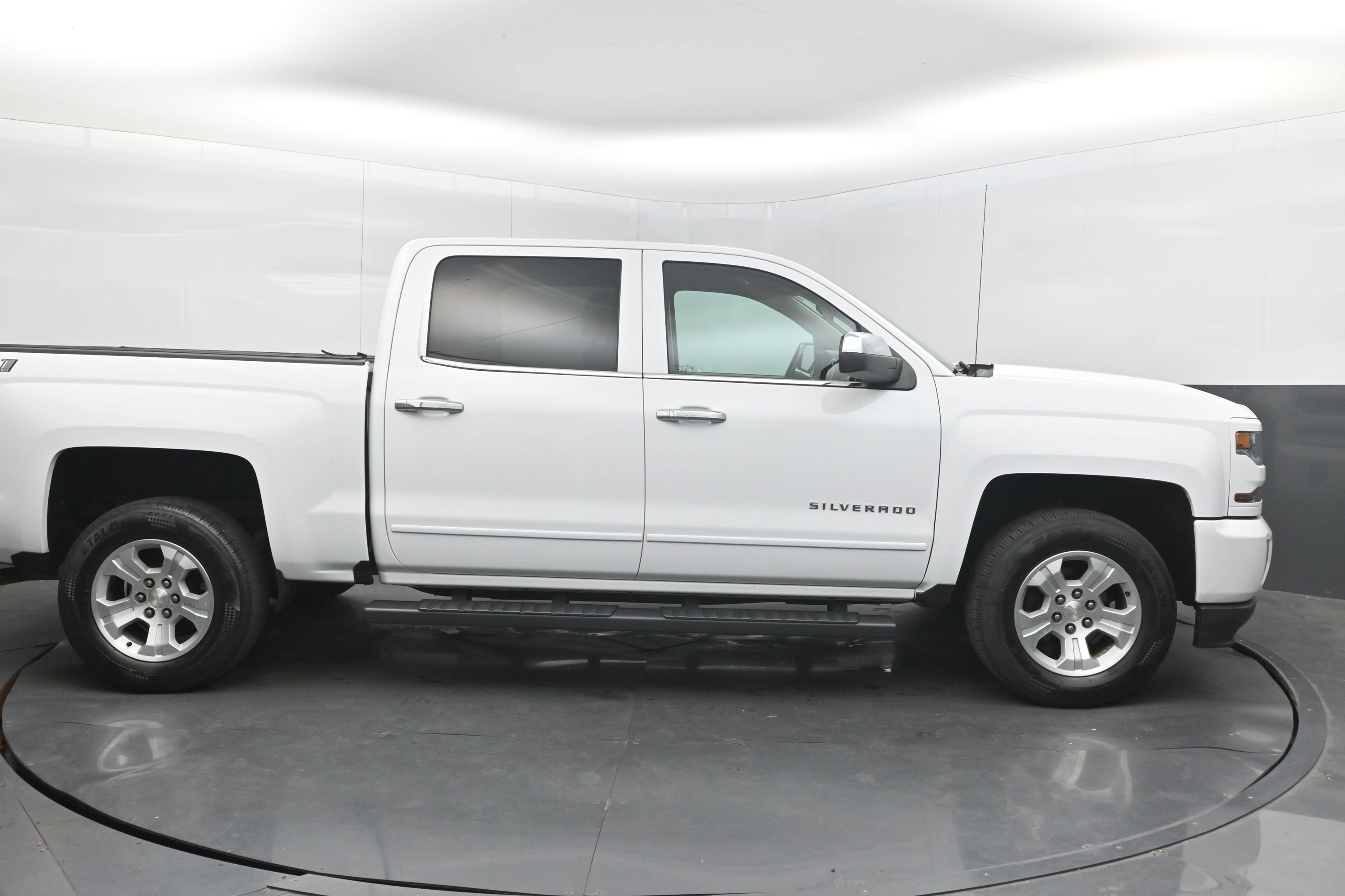 Used 2018 Chevrolet Silverado 1500 LT w/ All Star Edition AWD/4WD image 10