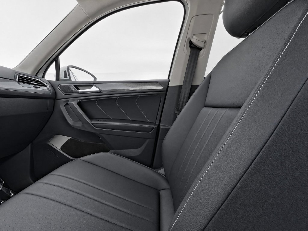 Certified 2023 Volkswagen Tiguan SE AWD/4WD image 25