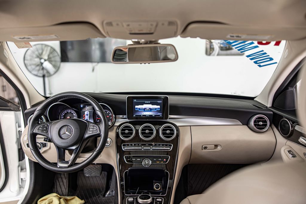 Used 2018 Mercedes-Benz C 300 4MATIC Sedan image 35