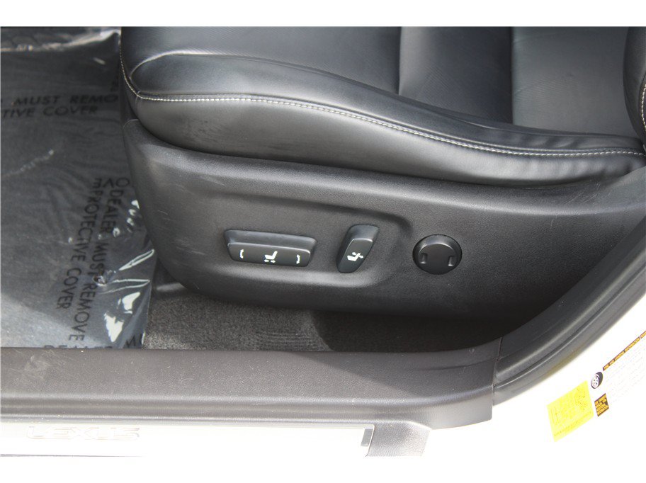 Used 2015 Lexus CT 200h w/ Seat Comfort Package FWD image 7