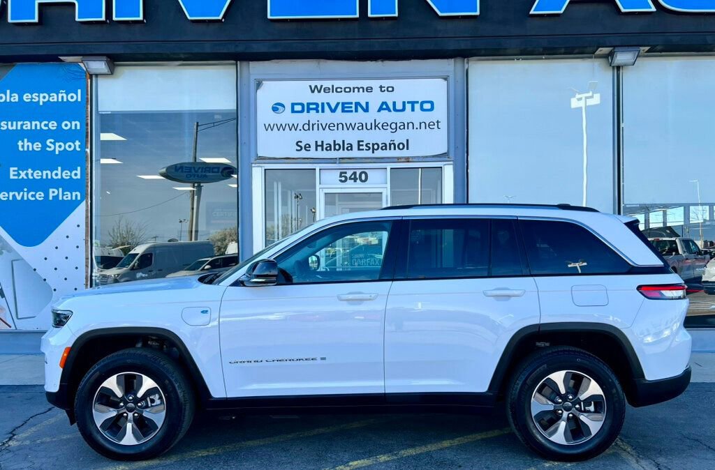 Used 2022 Jeep Grand Cherokee Limited 4xe w/ Luxury Tech Group II image 38