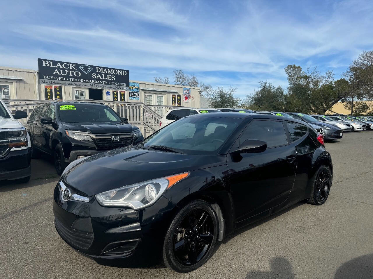 Used 2013 Hyundai Veloster FWD image 1