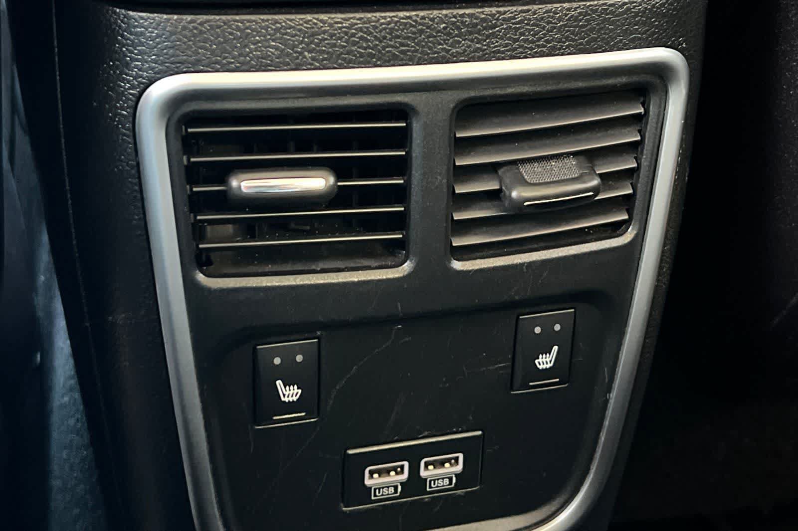 Used 2019 Chrysler 300 Limited RWD image 15