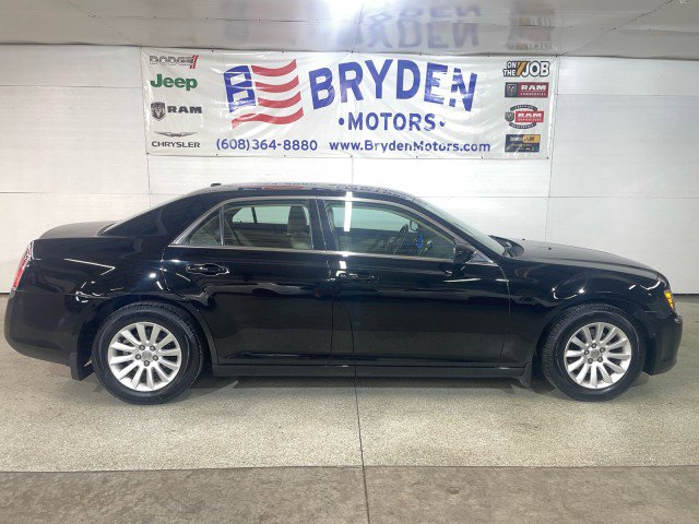 Used 2013 Chrysler 300 w/ Driver Convenience Group image 1
