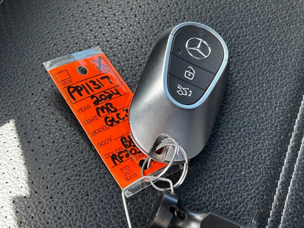Used 2024 Mercedes-Benz GLC 300 4MATIC image 46