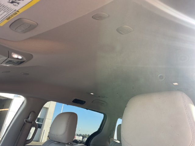 Used 2021 Chrysler Pacifica Touring-L FWD image 27
