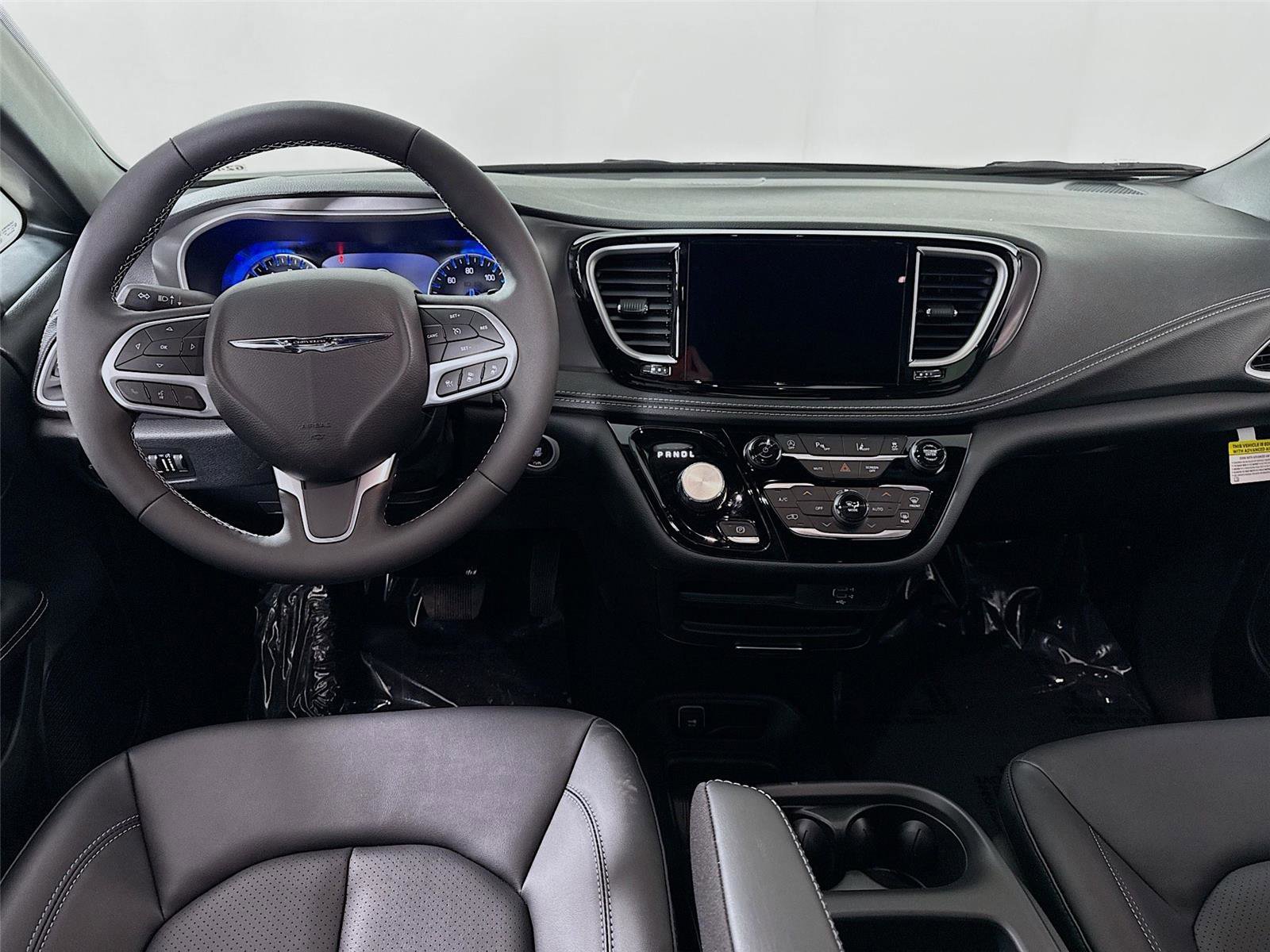 New 2026 Chrysler Pacifica Select image 2