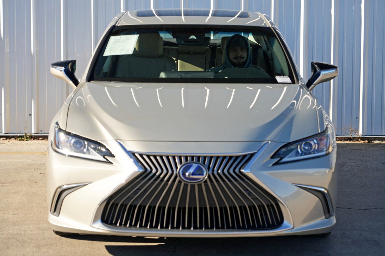 Used 2020 Lexus ES 300h w/ Premium Package image 48