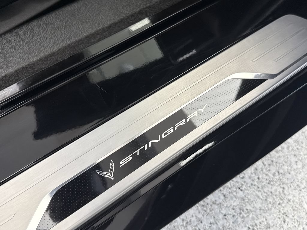 Used 2021 Chevrolet Corvette Stingray Premium Conv w/ Z51 Performance Package RWD image 36