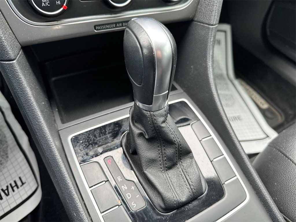 Used 2014 Volkswagen Passat 1.8T Wolfsburg Edition image 15