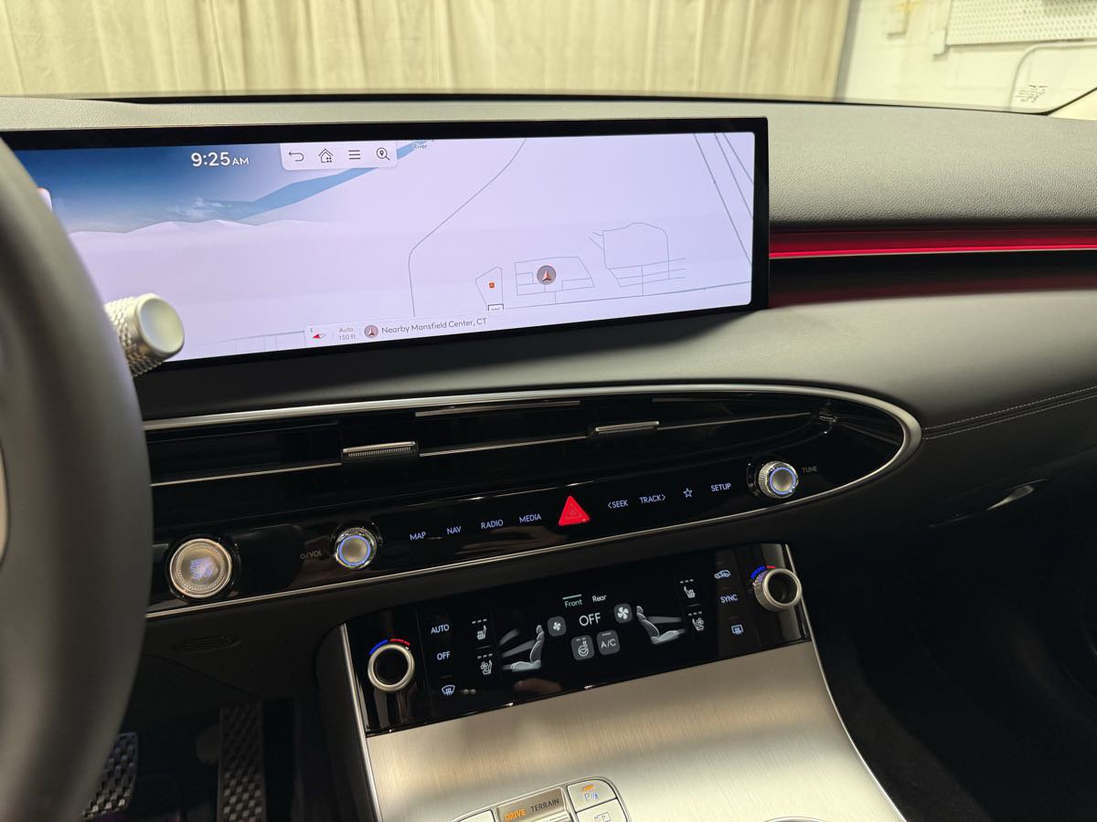 Used 2026 Genesis GV70 2.5T Advanced AWD/4WD image 13