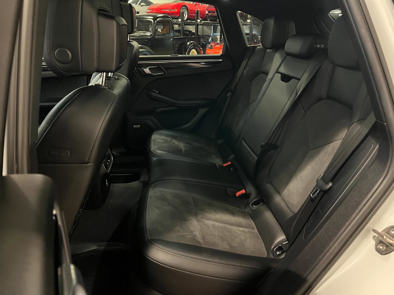 Used 2021 Porsche Macan image 27