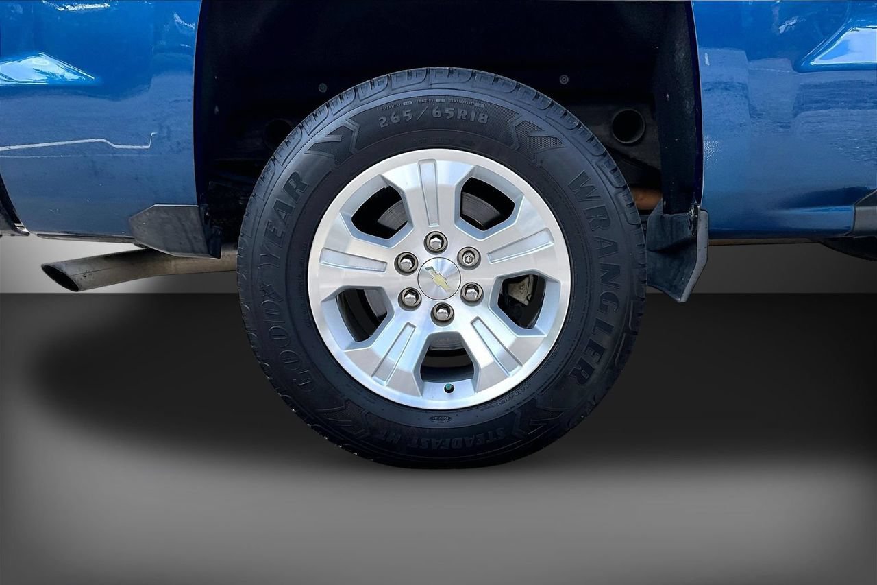 Used 2018 Chevrolet Silverado 1500 LT w/ All Star Edition AWD/4WD image 35