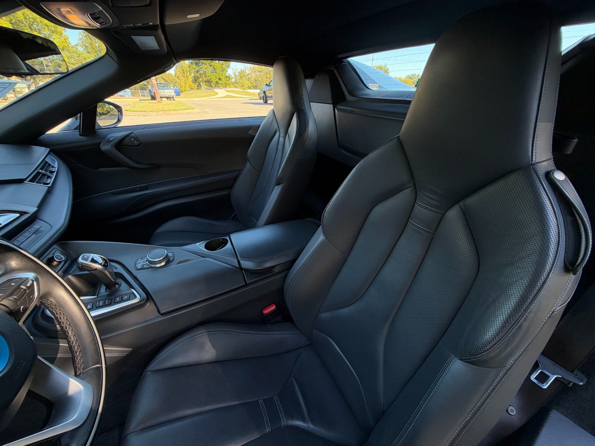 Used 2019 BMW i8 Roadster AWD/4WD image 21