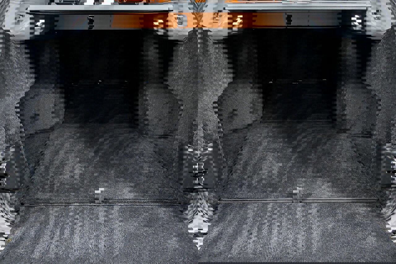 Used 2025 Rolls-Royce Cullinan image 16