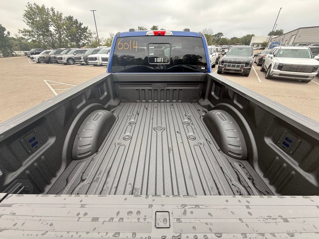 New 2026 Ford F250 Lariat w/ Black Appearance Package image 12