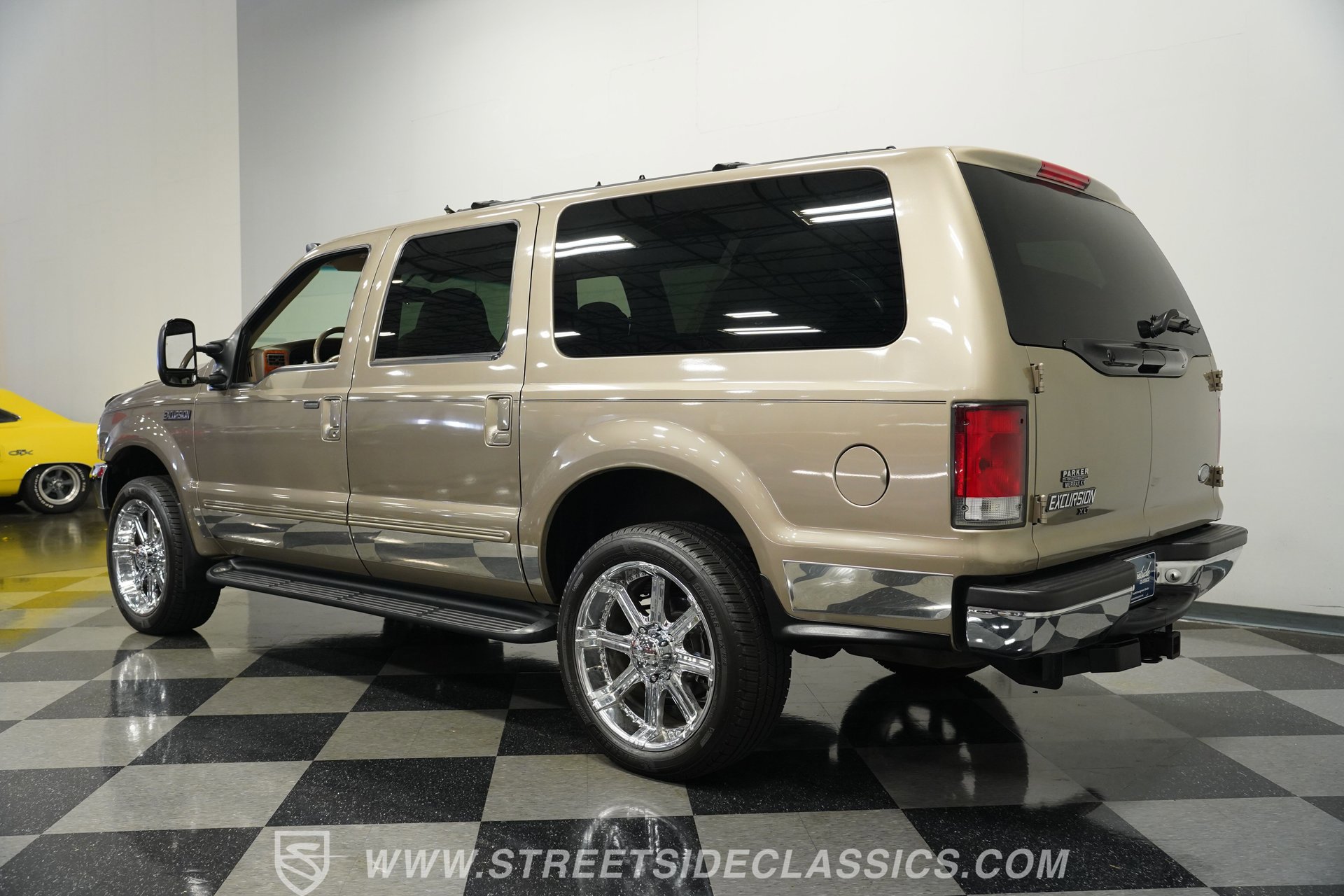 Used 2000 Ford Excursion XLT image 9