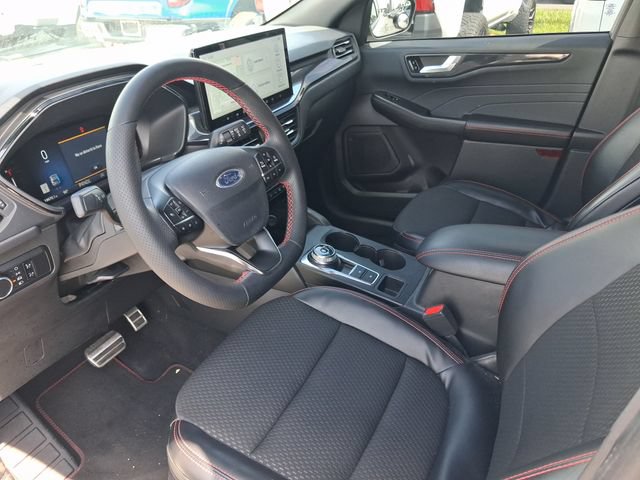 Used 2023 Ford Escape ST-Line w/ Tech Pack #1 FWD image 13