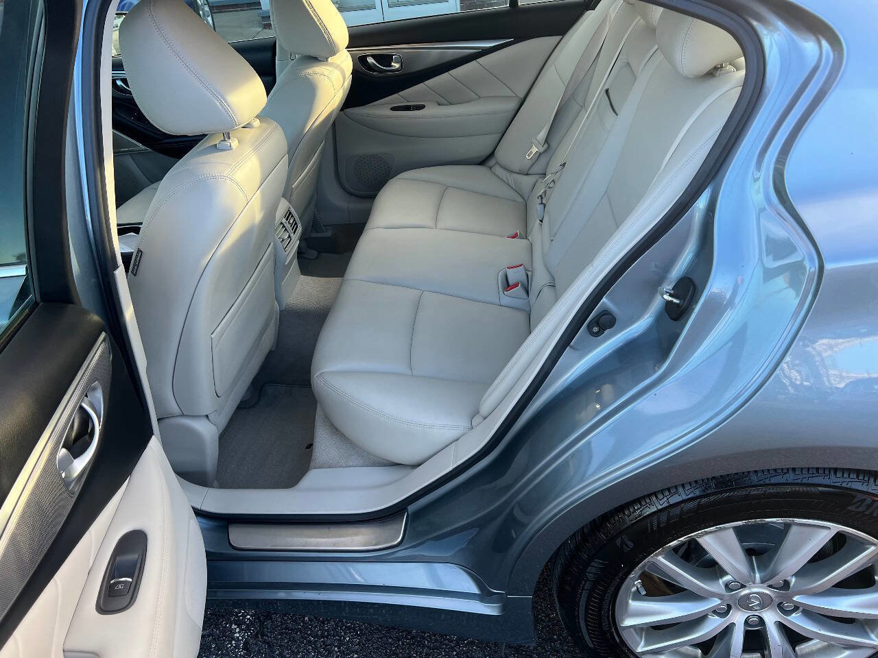 Used 2017 INFINITI Q50 Premium w/ 2.0T Premium Plus Package image 21