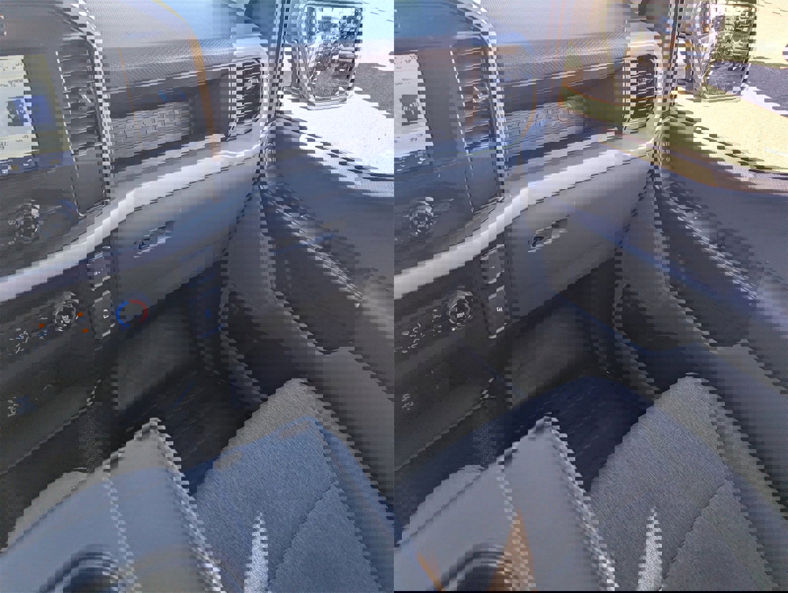 Certified 2022 Ford F150 XL w/ Equipment Group 101A High image 18