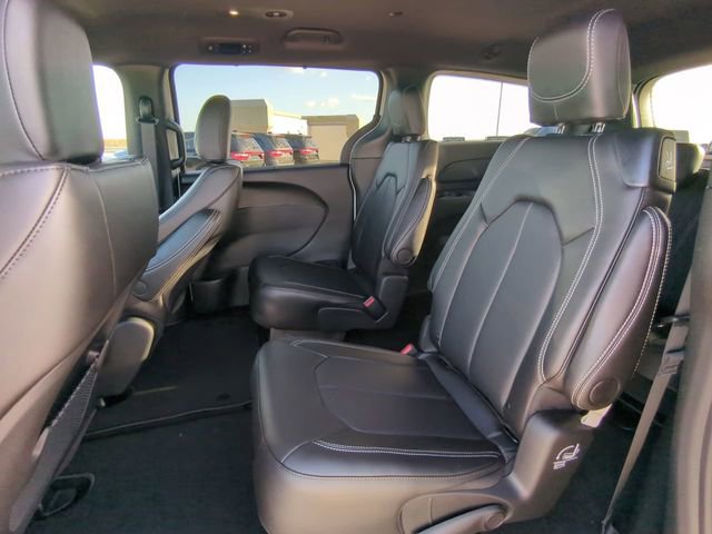 New 2026 Chrysler Voyager LX image 17