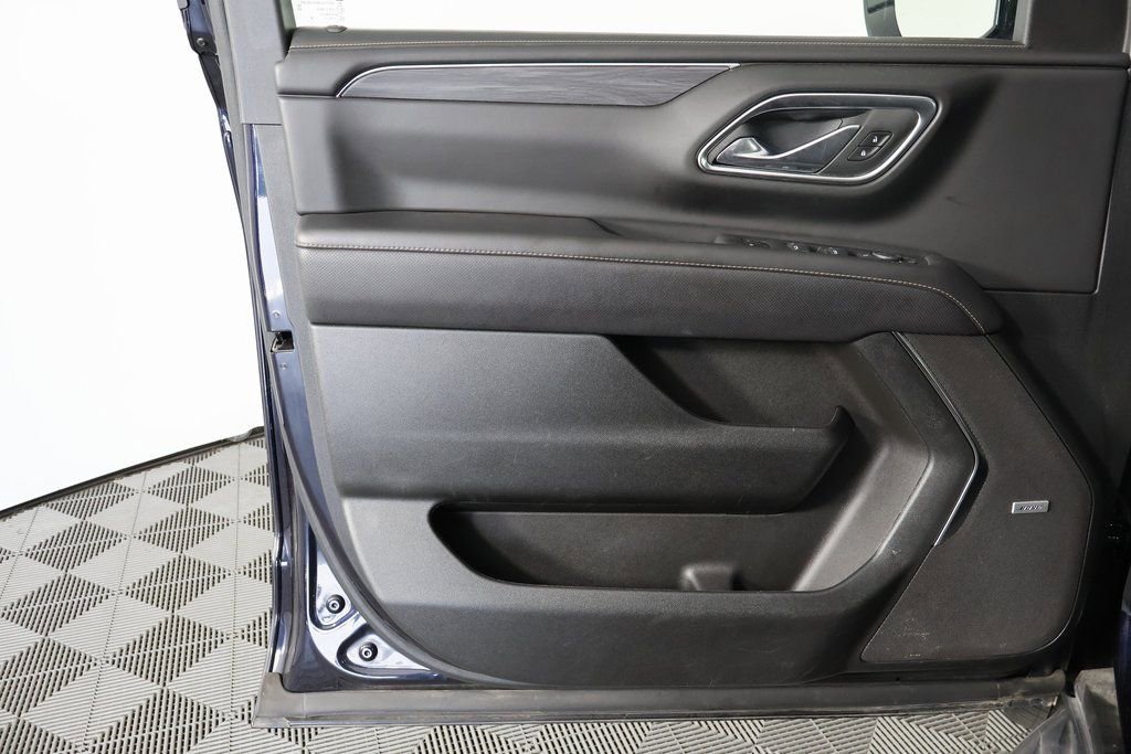 Used 2024 GMC Yukon SLT AWD/4WD image 12
