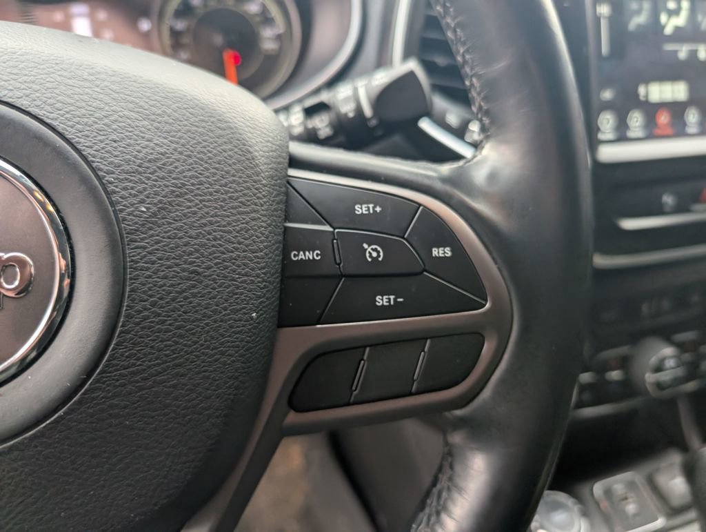 Used 2021 Jeep Cherokee Latitude Lux w/ Sun & Sound Group image 19