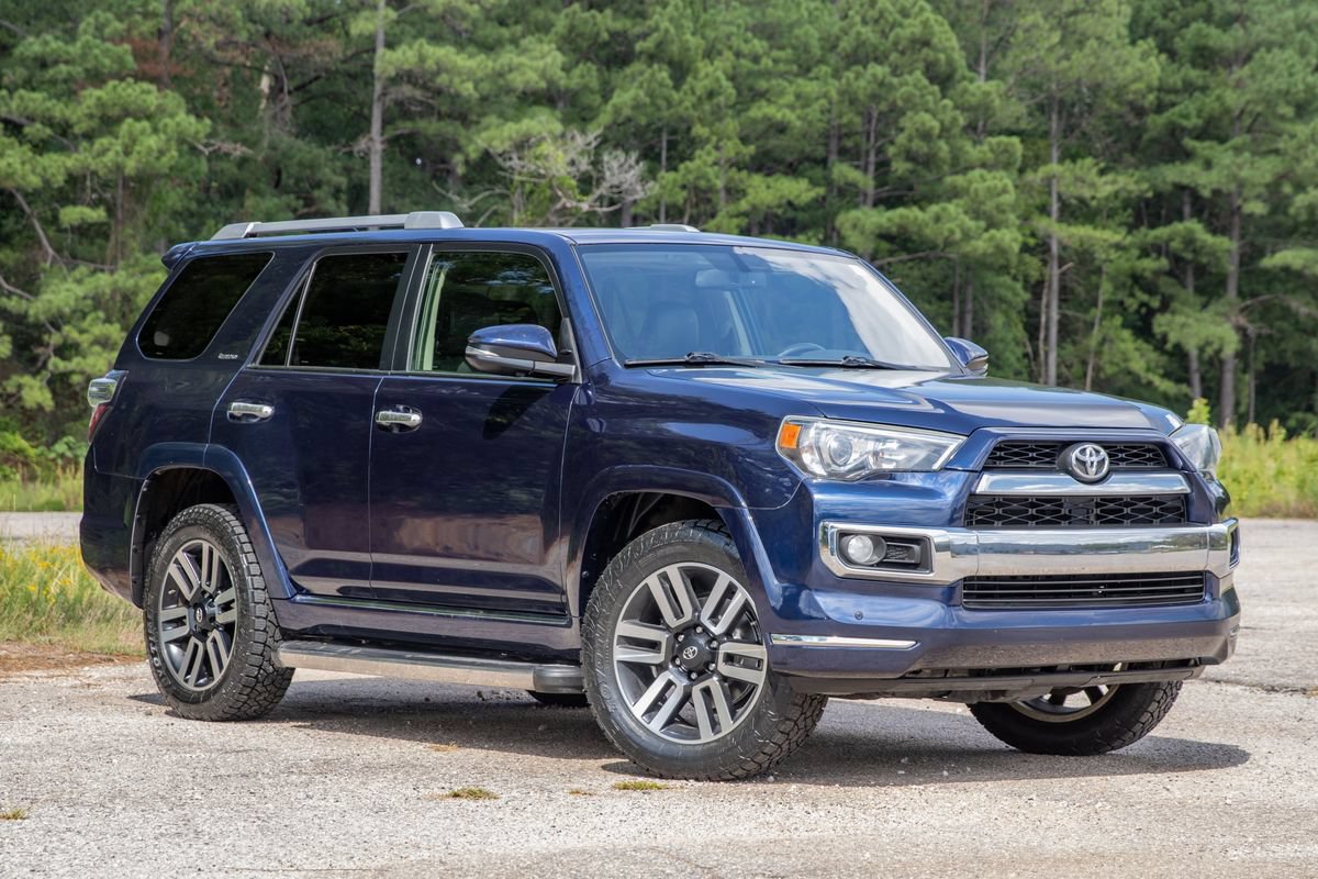 Used 2016 Toyota 4Runner Limited AWD/4WD image 3